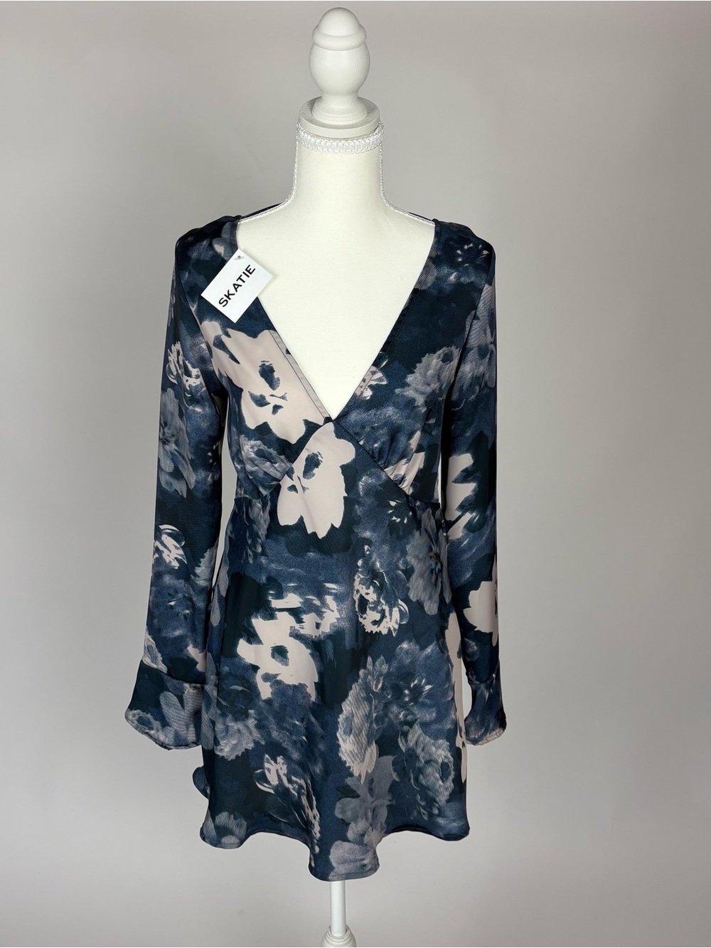 NWT Skatie Massie Mini Dress Satin - Palisades